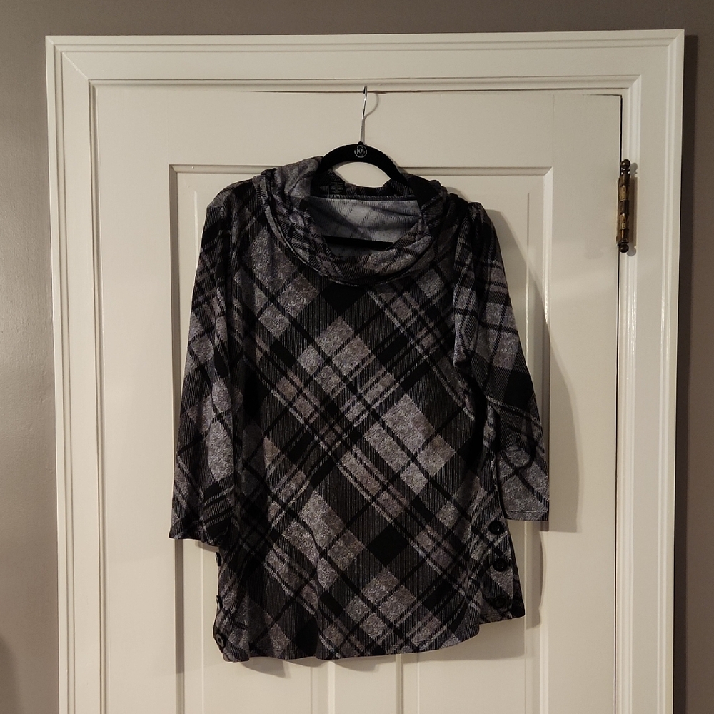Plaid Cowl Neck Sweater - Black and Gray